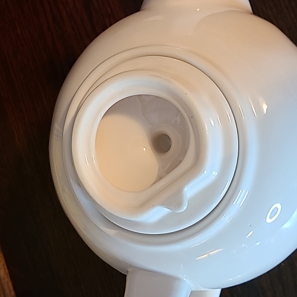 Steep Rae Dunn tea pot - Picture 4 of 5